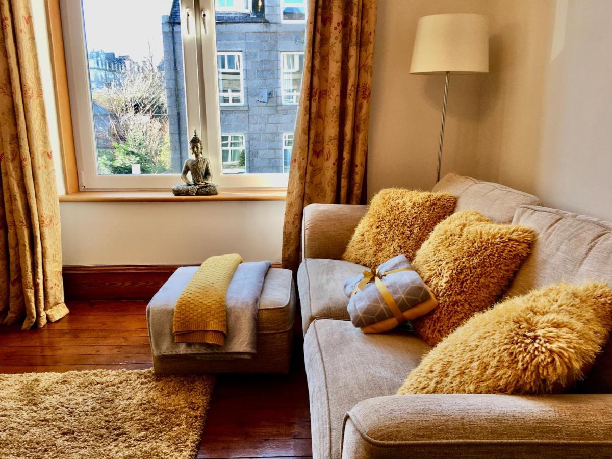 Cosy 2 Bedroom Central Apartment - Free Parking, Free Wifi Aberdeen Eksteriør bilde