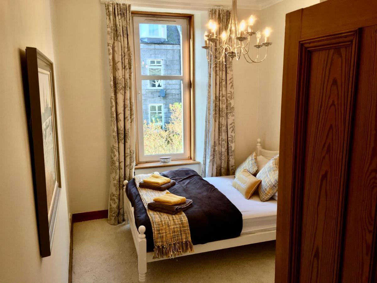 Cosy 2 Bedroom Central Apartment - Free Parking, Free Wifi Aberdeen Eksteriør bilde