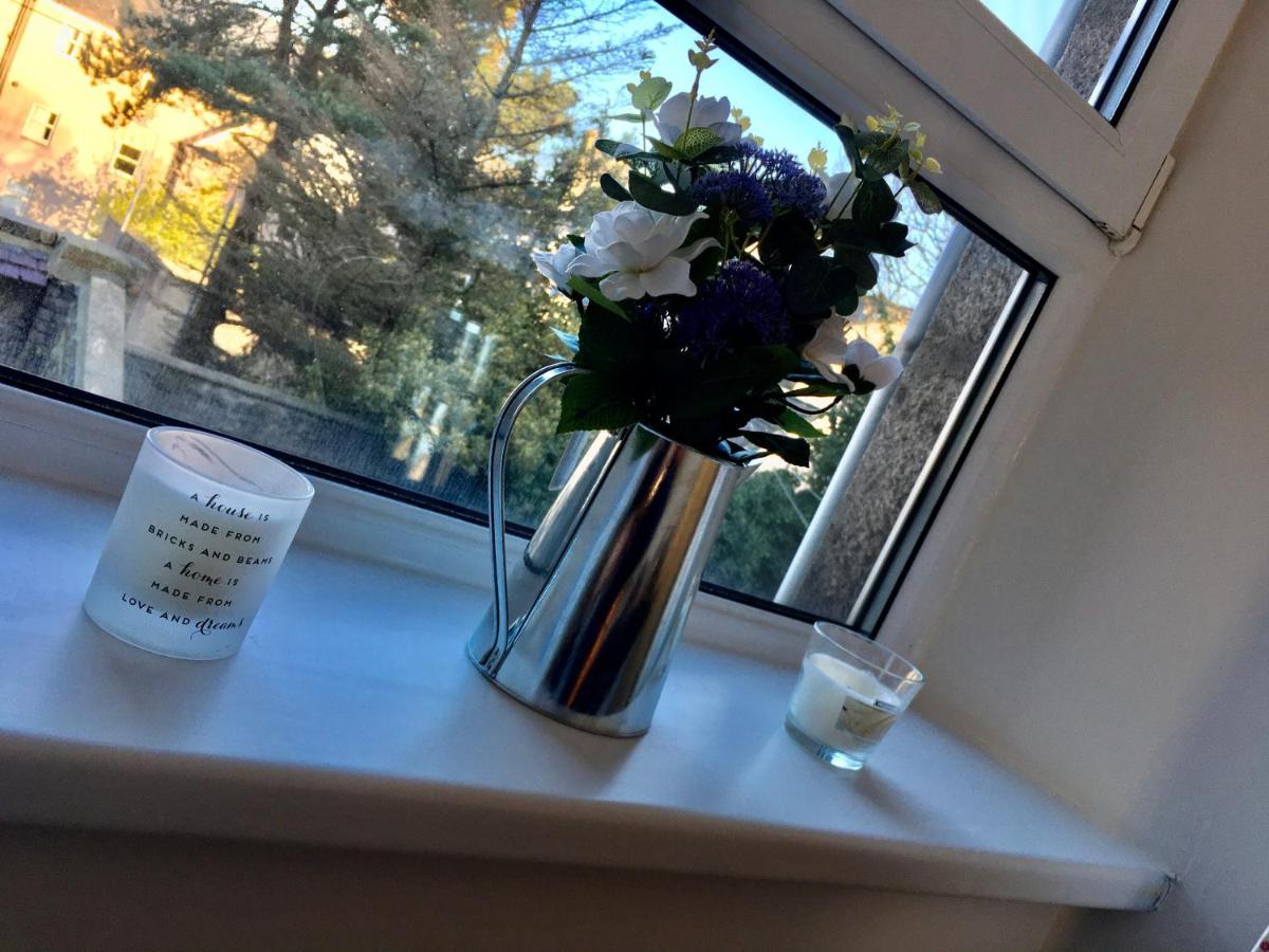 Cosy 2 Bedroom Central Apartment - Free Parking, Free Wifi Aberdeen Eksteriør bilde