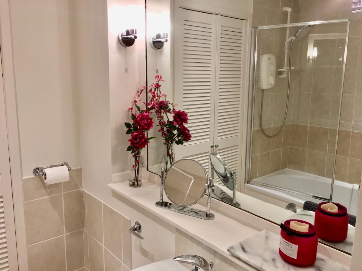 Cosy 2 Bedroom Central Apartment - Free Parking, Free Wifi Aberdeen Eksteriør bilde