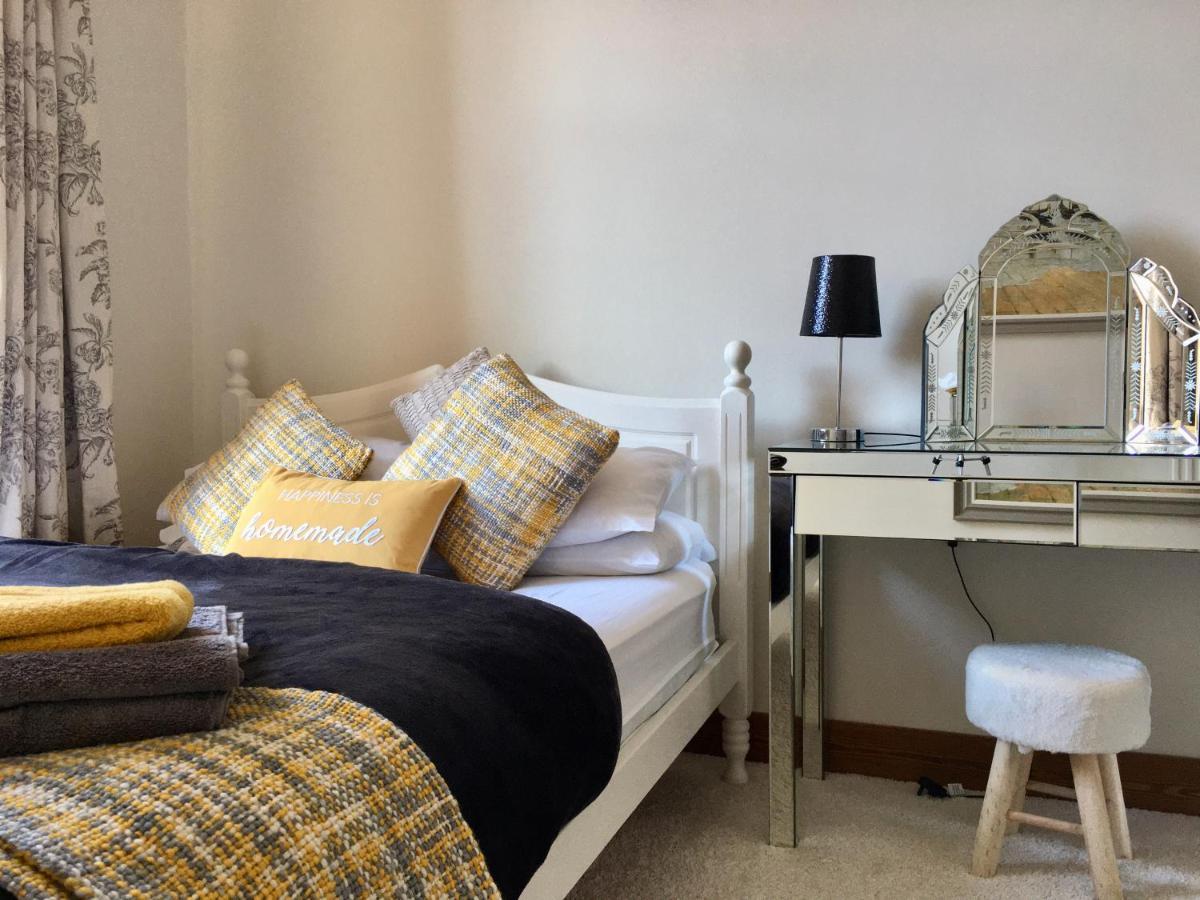 Cosy 2 Bedroom Central Apartment - Free Parking, Free Wifi Aberdeen Eksteriør bilde