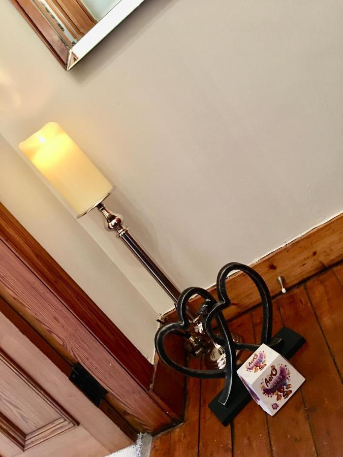 Cosy 2 Bedroom Central Apartment - Free Parking, Free Wifi Aberdeen Eksteriør bilde
